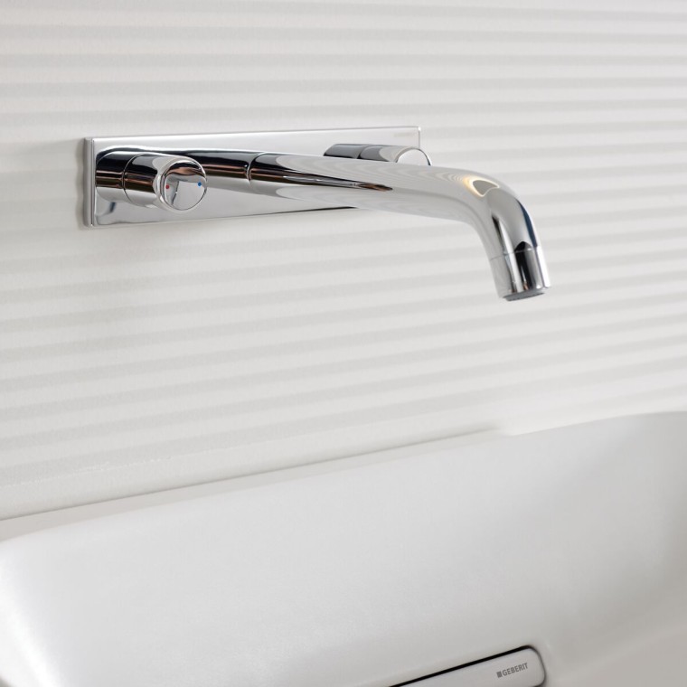 Geberit ONE wandkraan in chroom voor wastafels in de badkamer Geberit ONE wandkraan in chroom voor wastafels in de badkamer
