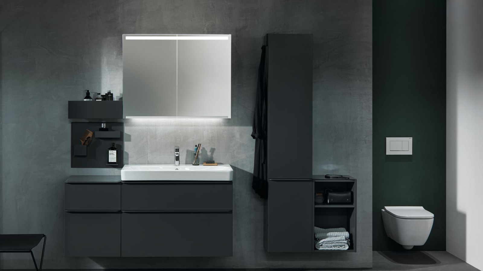 Een wandcloset Geberit Smyle Square geïnstalleerd in een nis