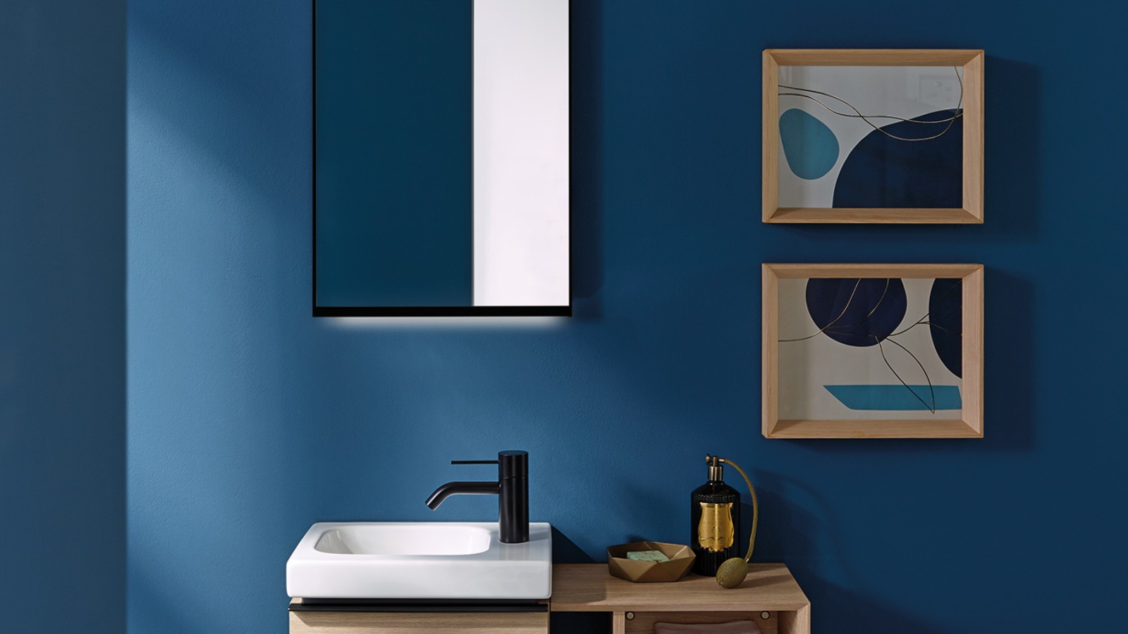 Bewegings- en circulatieruimtes zijn vooral belangrijk in kleine badkamers Bewegings- en circulatieruimtes zijn vooral belangrijk in kleine badkamers