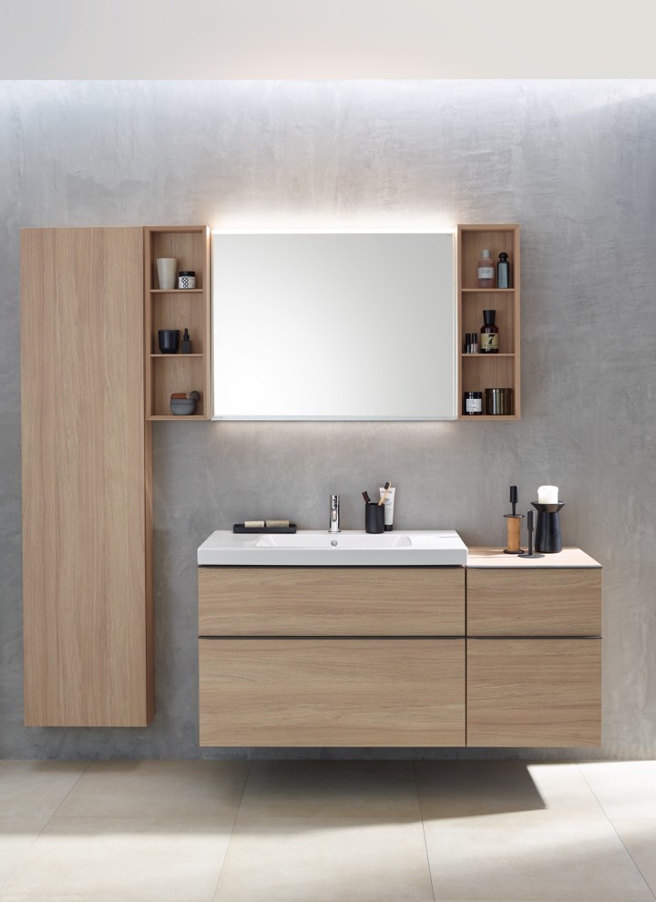 Wastafel met spiegelkast en badkamermeubels van de badkamerserie Geberit iCon Wastafel met spiegelkast en badkamermeubels van de badkamerserie Geberit iCon