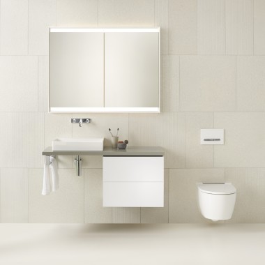 Witte badkamer met wastafel en wc van Geberit ONE (© Geberit)