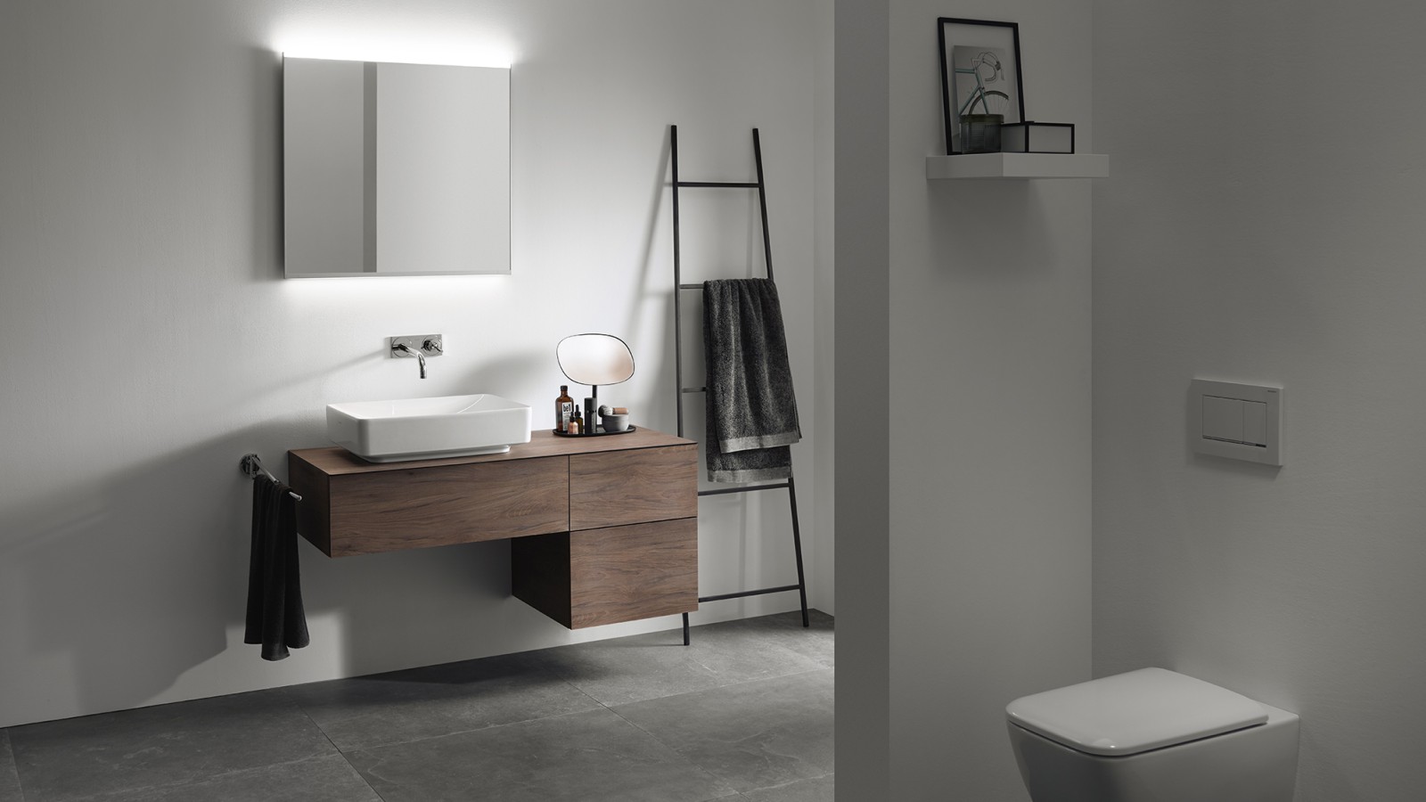 Badkamer met Geberit VariForm badkamermeubilair (© Geberit) Badkamer met Geberit VariForm badkamermeubilair (© Geberit)