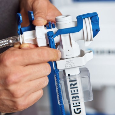 Geberit type 383 vlotterkraan: instelbaar via spindel Geberit type 383 vlotterkraan: instelbaar via spindel