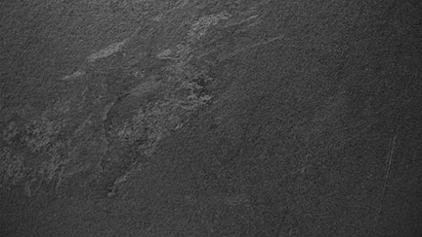 Monolith front Leisteen