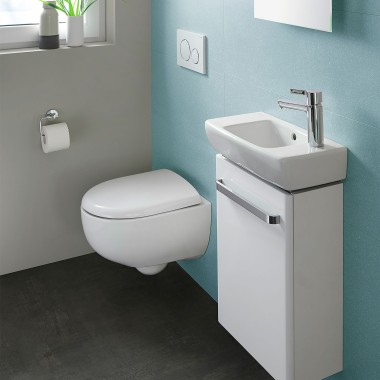 De badkamerserie Geberit Renova Compact biedt compacte fonteinen met bijpassende onderkasten, ideaal voor kleine badkamers De badkamerserie Geberit Renova Compact biedt compacte fonteinen met bijpassende onderkasten, ideaal voor kleine badkamers