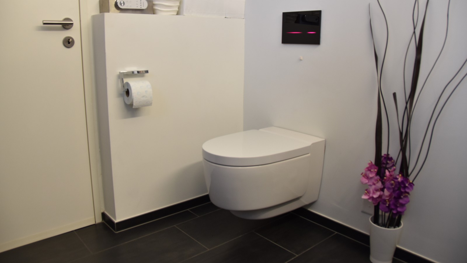 Badkamer na renovatie met diverse Geberit producten