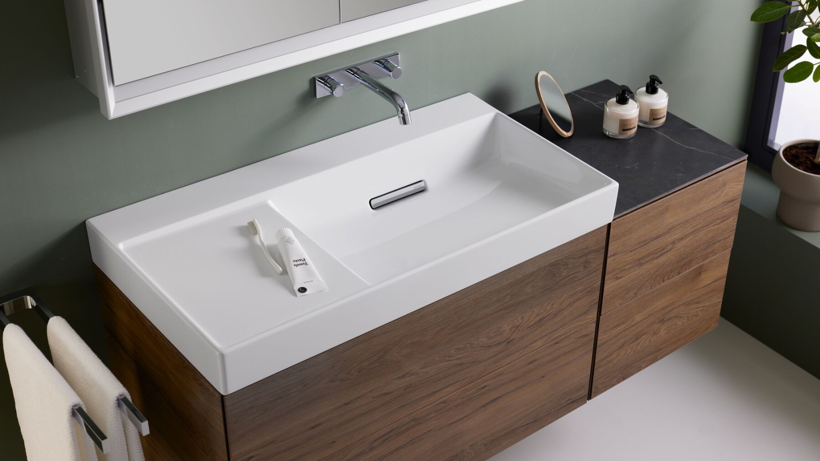 Geberit ONE wastafel met houdern onderkast en zijkast Geberit ONE wastafel met houdern onderkast en zijkast