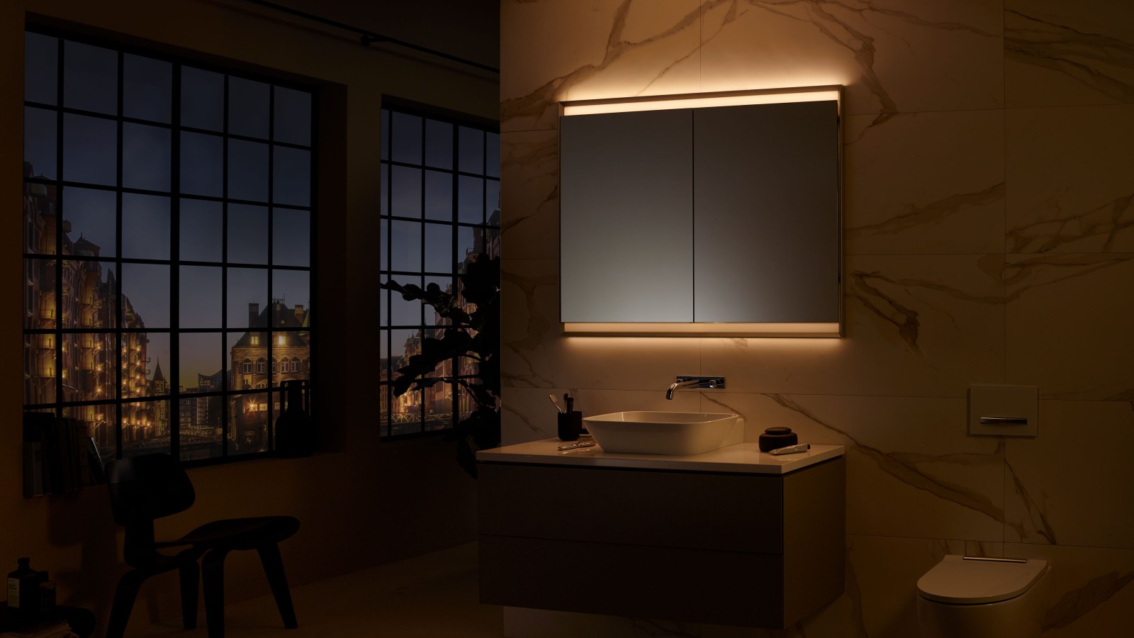 Geberit ONE spiegelkast met ComfortLight (© Geberit)
