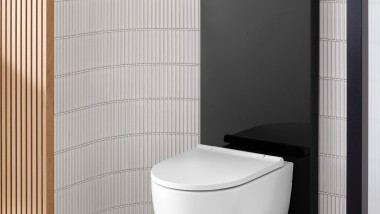 Monolith Plus in het zwart in combinatie met Geberit ONE wandcloset