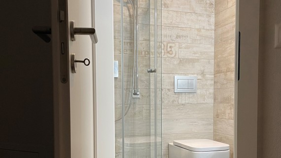 De juiste badkamerdeur De juiste badkamerdeur