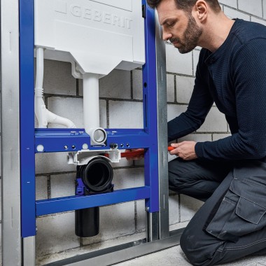 De Geberit Power & Connect Box installeren De Geberit Power & Connect Box installeren