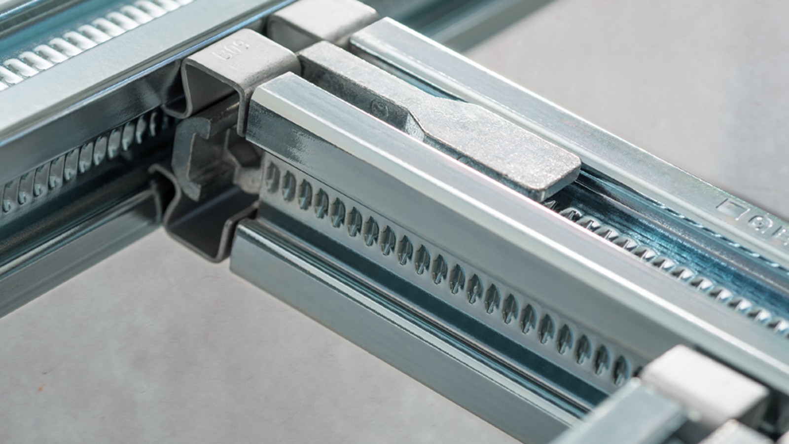 Geberit GIS profielen en verbindingselementen Geberit GIS profielen en verbindingselementen