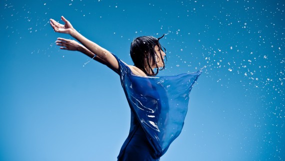 Melanie Winiger poseert voor de Geberit AquaClean-campagne Melanie Winiger poseert voor de Geberit AquaClean-campagne