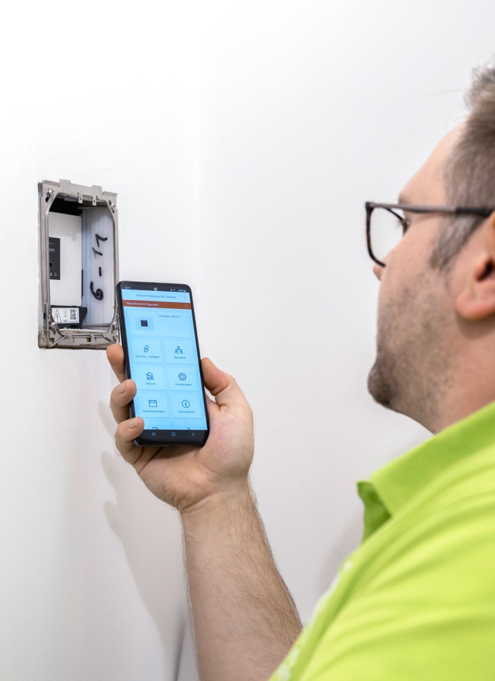 Centrale bediening van de eindapparaten via het Geberit Gateway