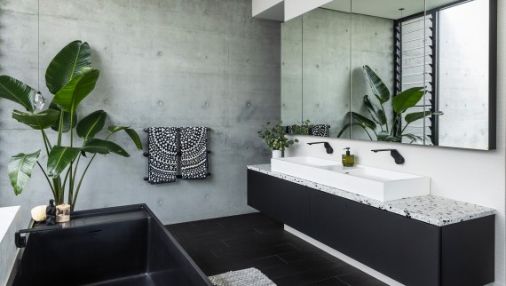 Favoriete plek: de badkamer. "Na een lange dag is er niets beter dan ontspannen in bad." (© Alyne Media)