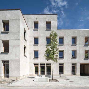 Zelfontwikkelde materialen zoals hennepbeton Cancret worden toegepast in het project in Widnau (© Openly / Jens Ellensohn)