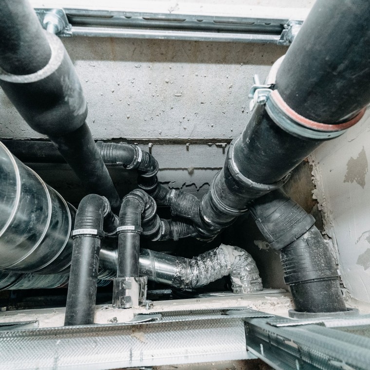 Silent-Pro SuperTube standleiding in de schacht Silent-Pro SuperTube standleiding in de schacht