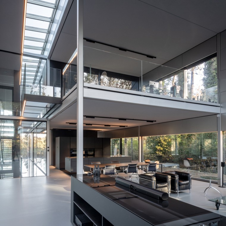 Het gebouw kan bijna volledig worden gedemonteerd en hergebruikt (© Lucas van der Wee) Het gebouw kan bijna volledig worden gedemonteerd en hergebruikt (© Lucas van der Wee)