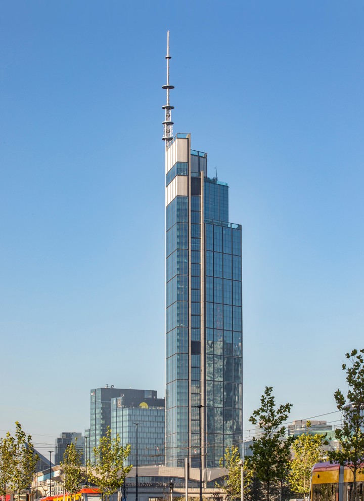 De Varso-toren is de hoogste wolkenkrabber in de Europese Unie (© Aaron Hargreaves/Foster + Partners)