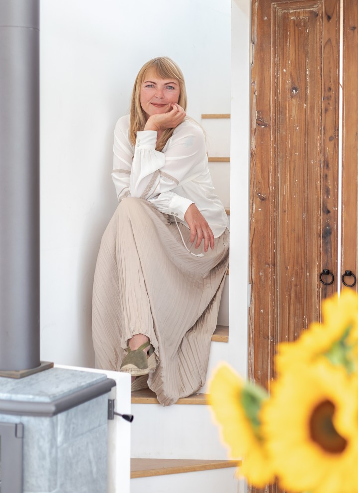 Marjolein Jonker uit Nederland in haar tiny house (© Chiela van Meerwijk)