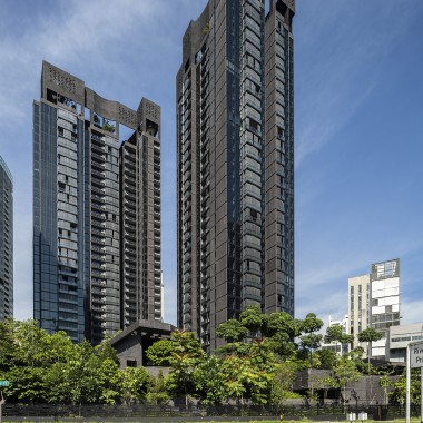 De hoogbouw op de Martin Modern-site combineert de twee waardevolle bronnen in de dichtbevolkte metropool Singapore: ruimte en natuur (© Darren Soh)