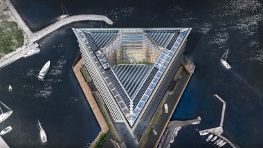 Ondanks de zichtbare ligging moet de driehoekige dakconstructie inclusief glazen koepel weer en wind kunnen weerstaan ​​(©Foster&Partners)