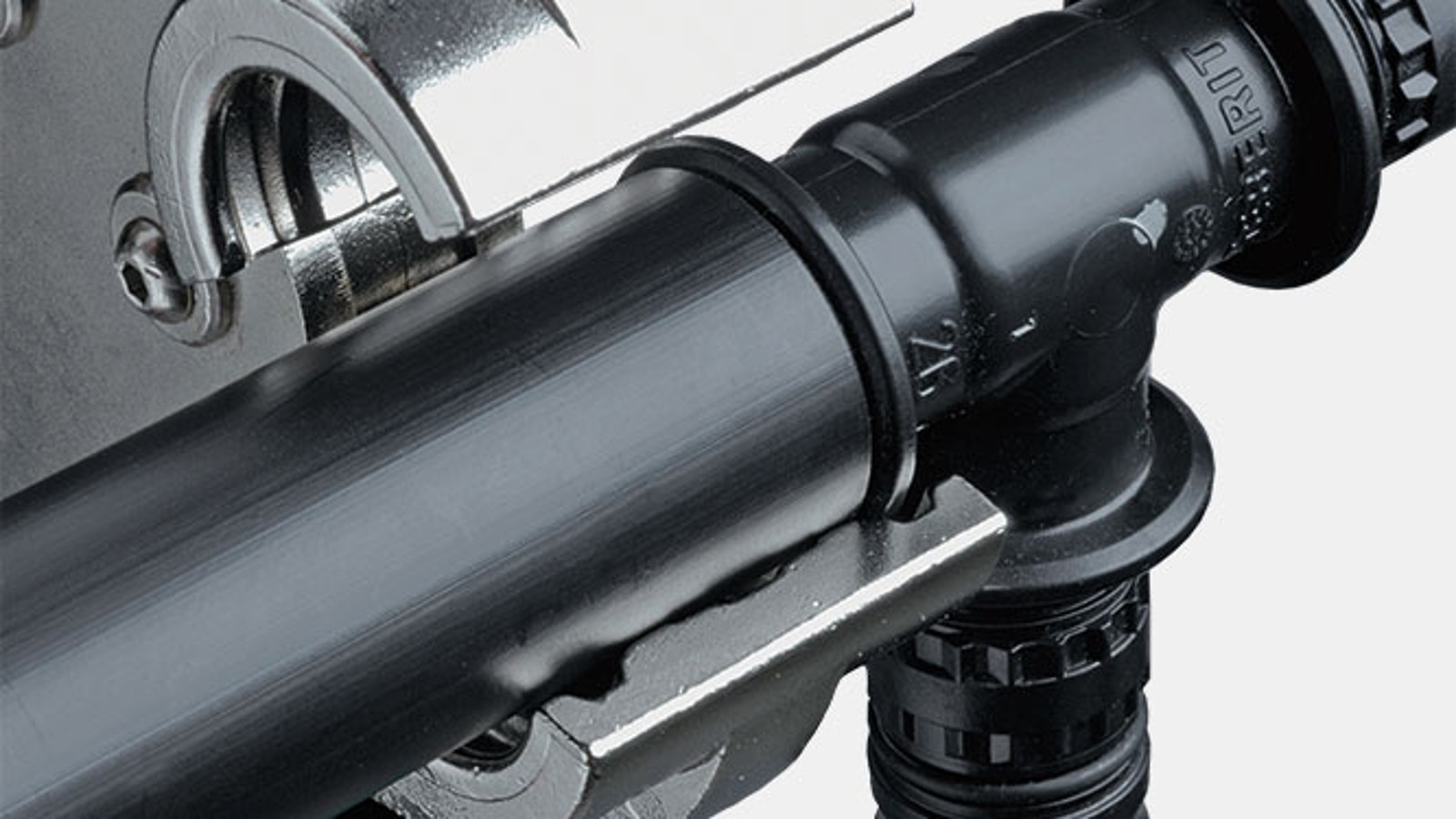 De persbekgeleider voorkomt onjuiste positionering met Geberit Mepla De persbekgeleider voorkomt onjuiste positionering met Geberit Mepla