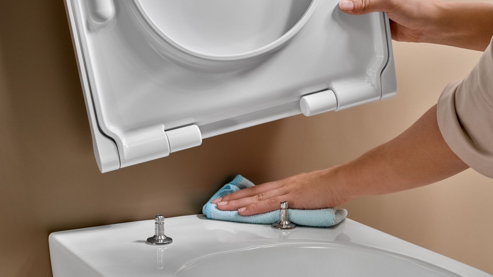 Verwijderbare wc-bril voor eenvoudig schoonmaken van het toilet Verwijderbare wc-bril voor eenvoudig schoonmaken van het toilet