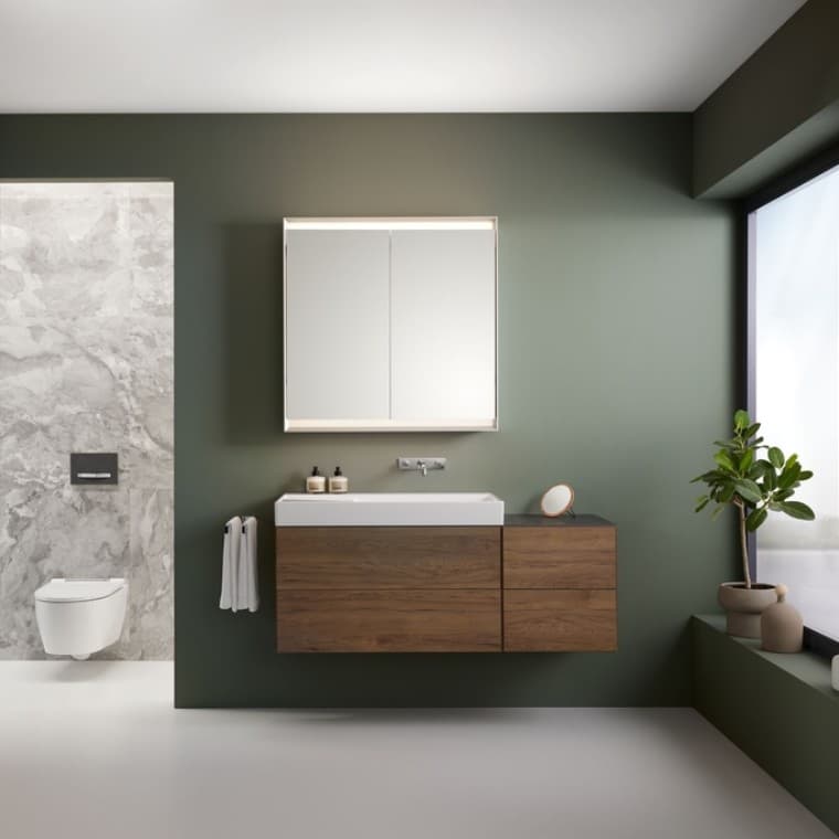 Geberit ONE wastafel met aflegruimte, onderkast, zijkast en spiegelkast met ComfortLight Geberit ONE wastafel met aflegruimte, onderkast, zijkast en spiegelkast met ComfortLight
