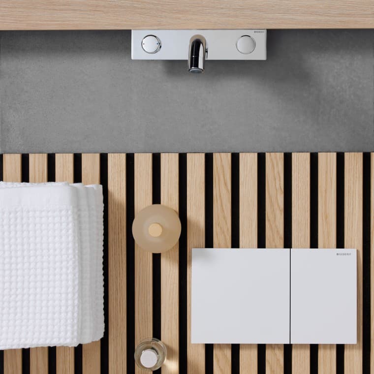 De stijlvolle witte bedieningsplaat Geberit Sigma70 Square is veelzijdig te combineren. De stijlvolle witte bedieningsplaat Geberit Sigma70 Square is veelzijdig te combineren.