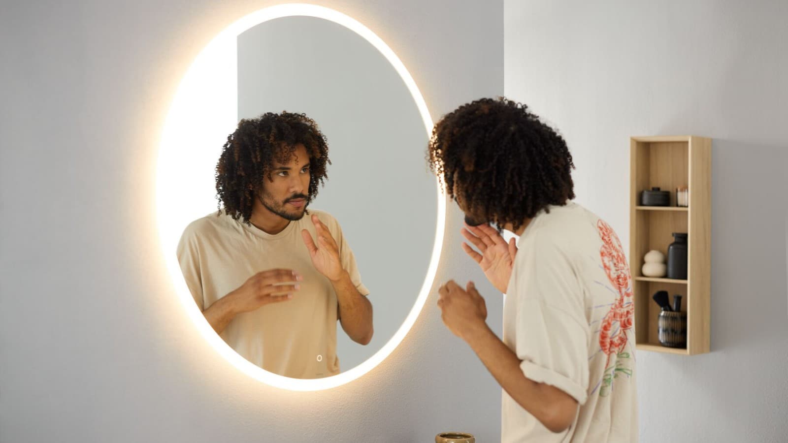 Option lichtspiegel 90 cm (© Geberit) Option lichtspiegel 90 cm (© Geberit)