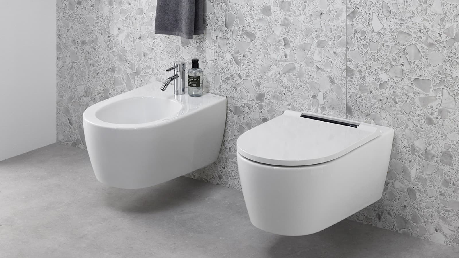 Geberit ONE bidet en AquaClean Sela douchewc Geberit ONE bidet en AquaClean Sela douchewc