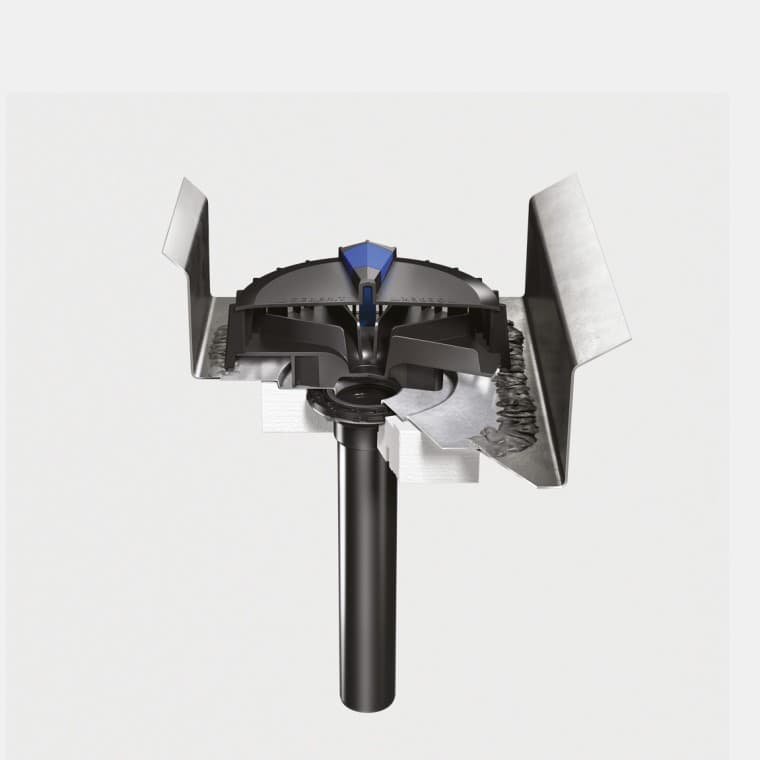 Installatie van het onderdruksysteem Geberit Pluvia op een dak met een stalen goot. Installatie van het onderdruksysteem Geberit Pluvia op een dak met een stalen goot.