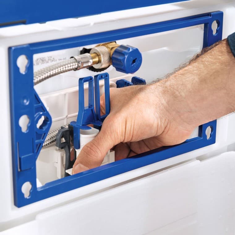 Geberit hefklok type 212: de kleppen zijn gemakkelijk te verwijderen en te installeren dankzij hun compacte afmetingen Geberit hefklok type 212: de kleppen zijn gemakkelijk te verwijderen en te installeren dankzij hun compacte afmetingen