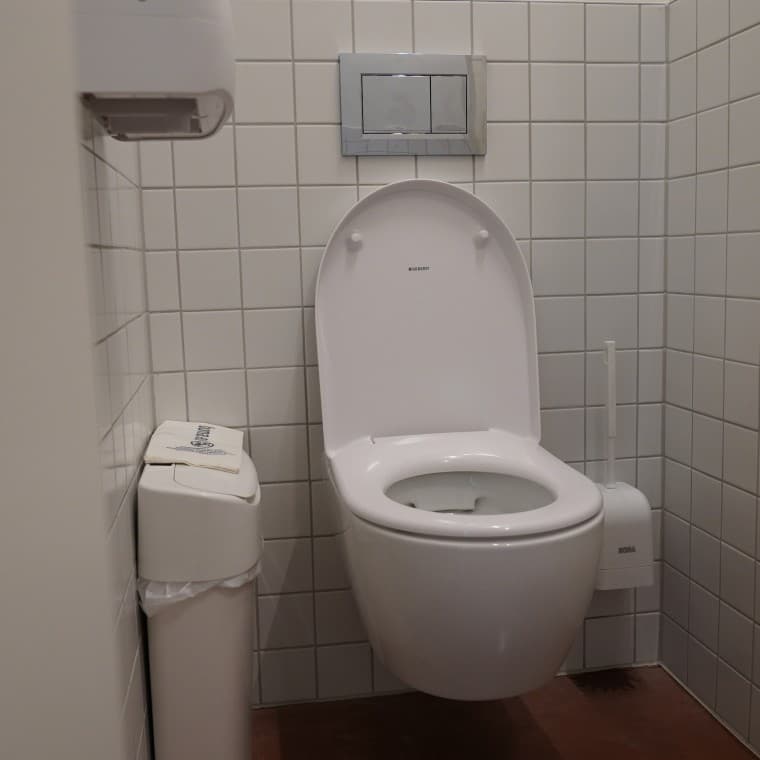 In de openbare toiletten zijn veel Geberit-producten geïnstalleerd (© Geberit) In de openbare toiletten zijn veel Geberit-producten geïnstalleerd (© Geberit)