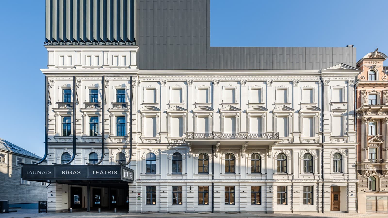 Van bouwval tot architectonisch juweel: het New Riga Theatre (© Jānis Salmanis) Van bouwval tot architectonisch juweel: het New Riga Theatre (© Jānis Salmanis)