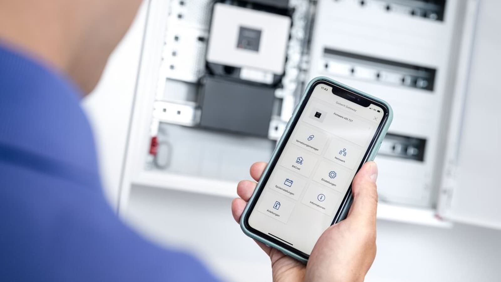 Bediening van alle hygiënische spoelingen met de Geberit Control App via het Geberit Gateway Bediening van alle hygiënische spoelingen met de Geberit Control App via het Geberit Gateway