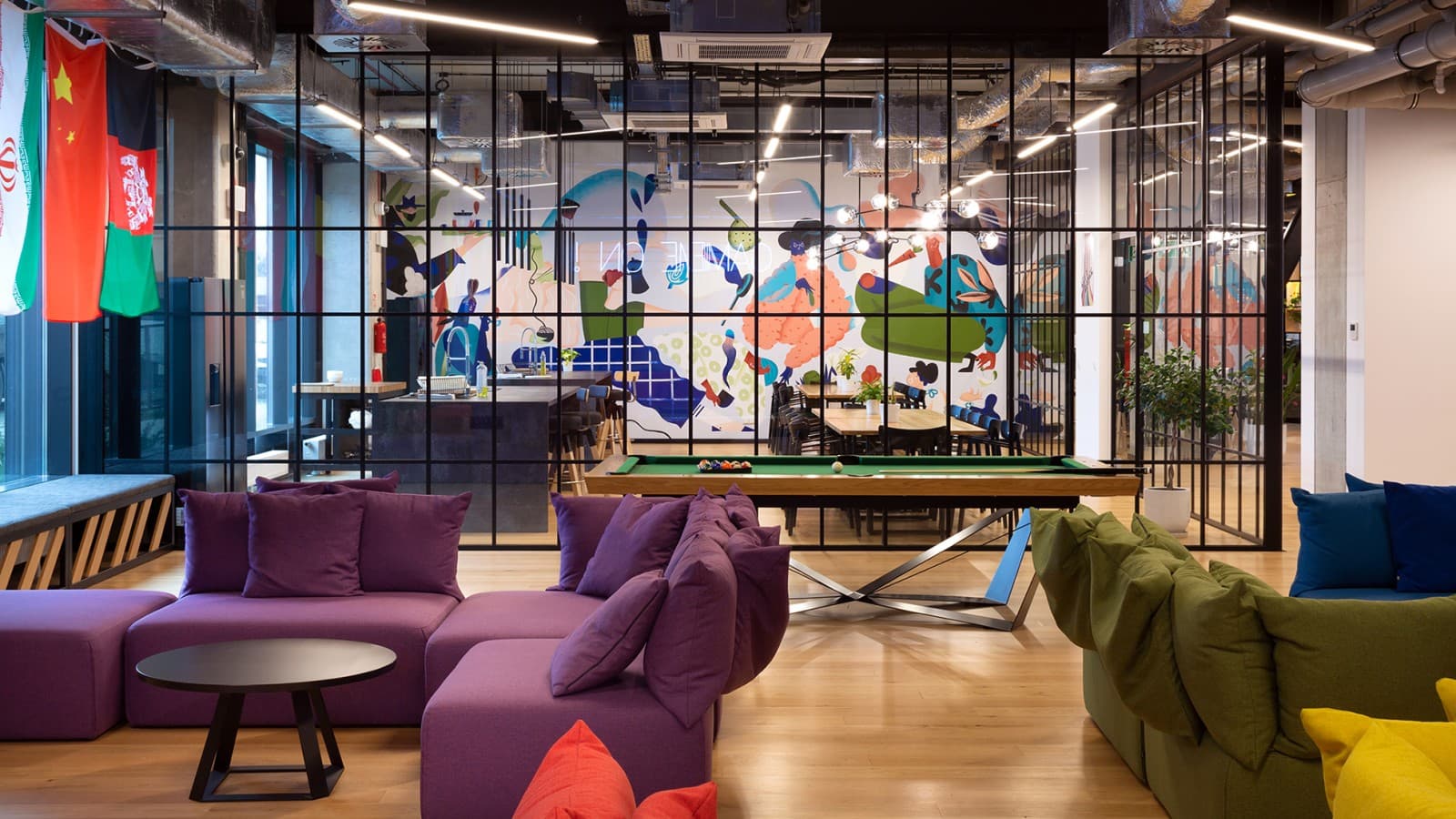 De gemeenschappelijke ruimtes in de LivinnX nodigen uit tot verpozen en "hangen" (© Jaroslaw Kakal/Geberit) De gemeenschappelijke ruimtes in de LivinnX nodigen uit tot verpozen en "hangen" (© Jaroslaw Kakal/Geberit)