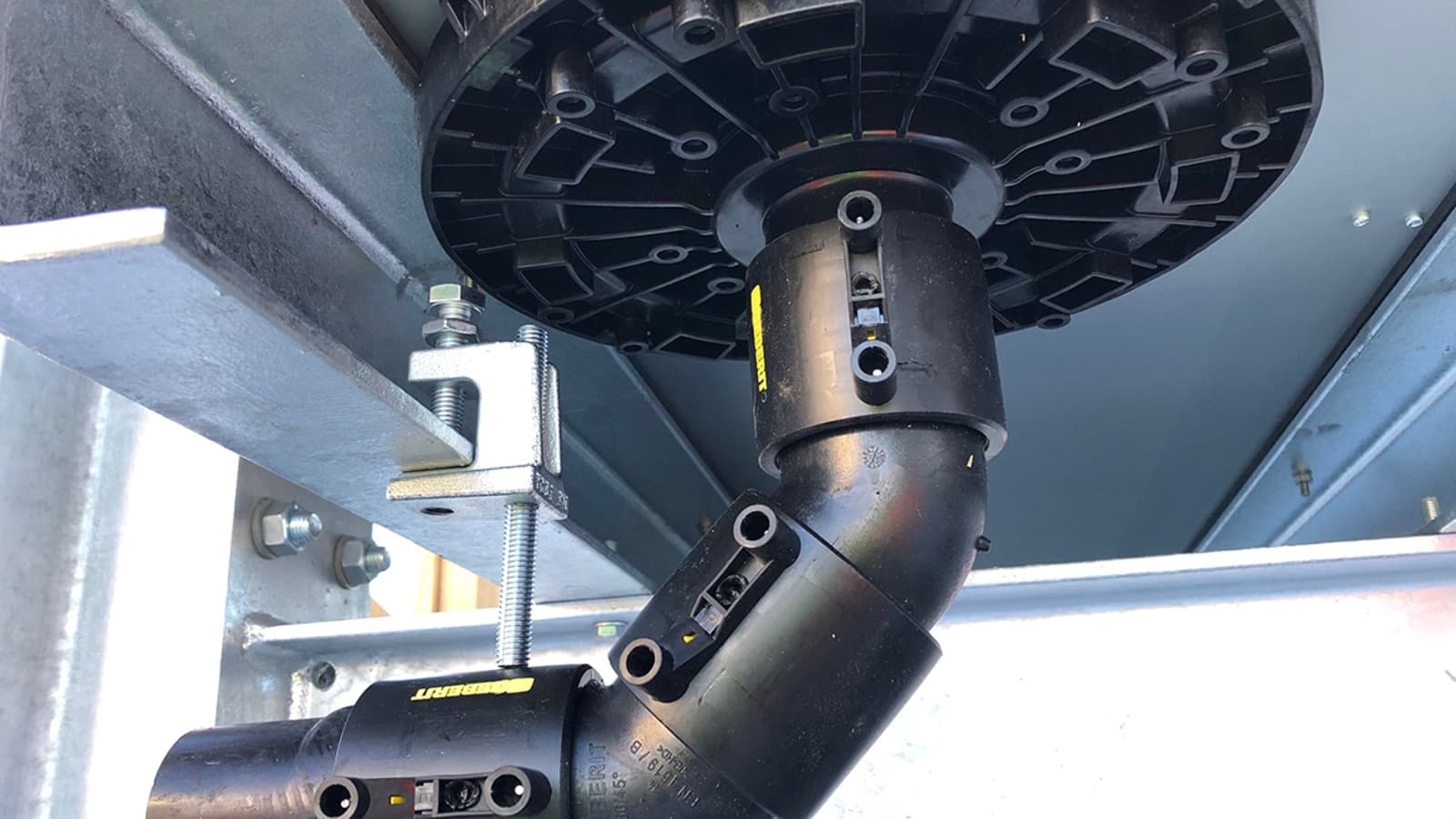 Geberit know-how in actie: het Pluvia hemelwaterafvoersysteem (©Geberit) Geberit know-how in actie: het Pluvia hemelwaterafvoersysteem (©Geberit)