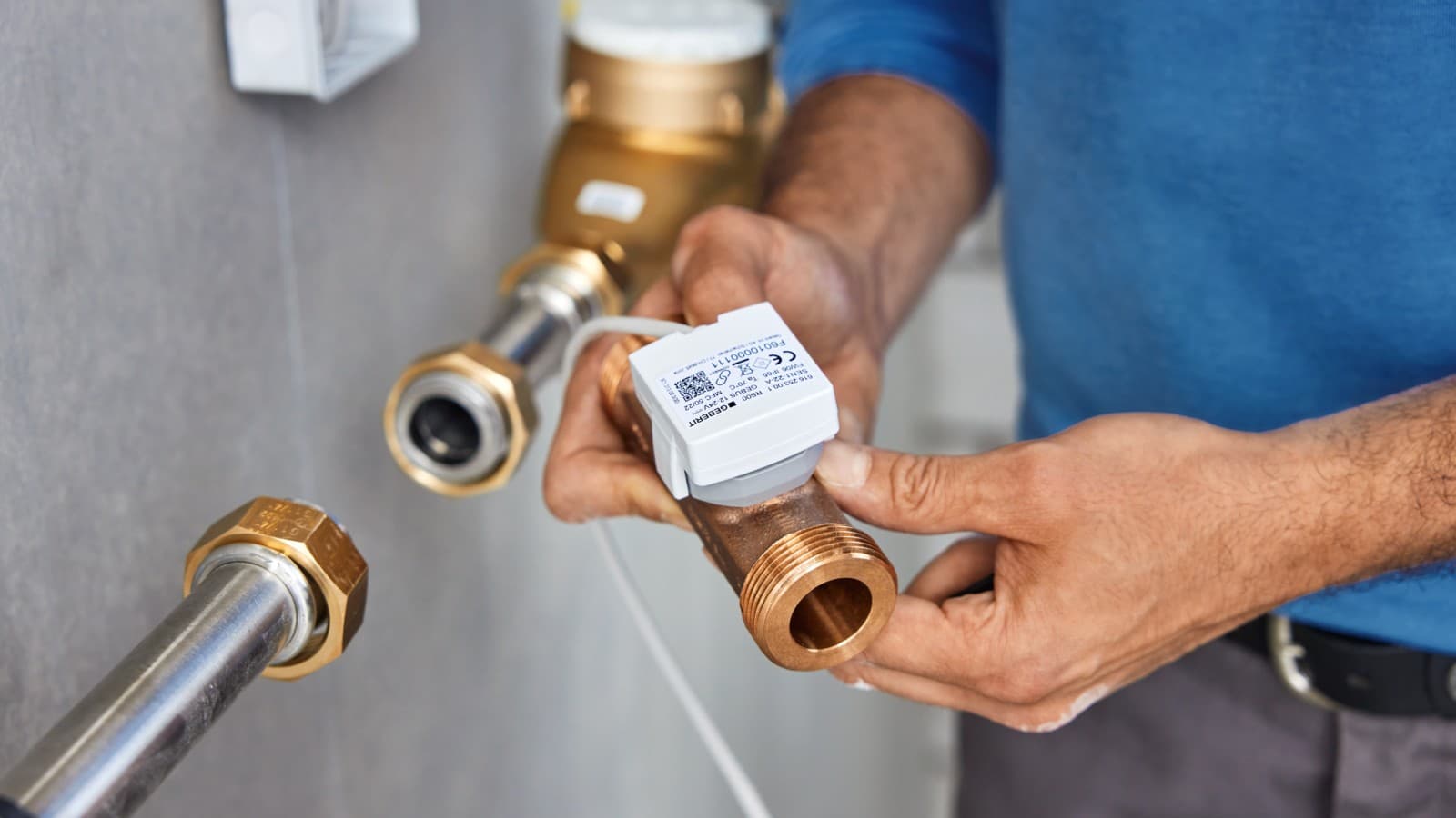 Geberit temperatuur- en volumestroomsensor voor GEBUS. Geberit temperatuur- en volumestroomsensor voor GEBUS.