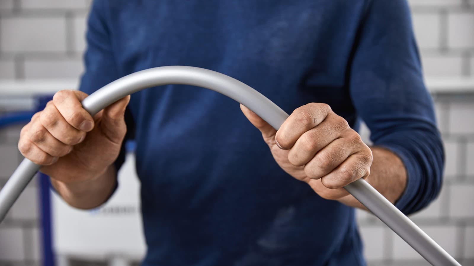Geberit FlowFit-buizen met de hand buigen Geberit FlowFit-buizen met de hand buigen