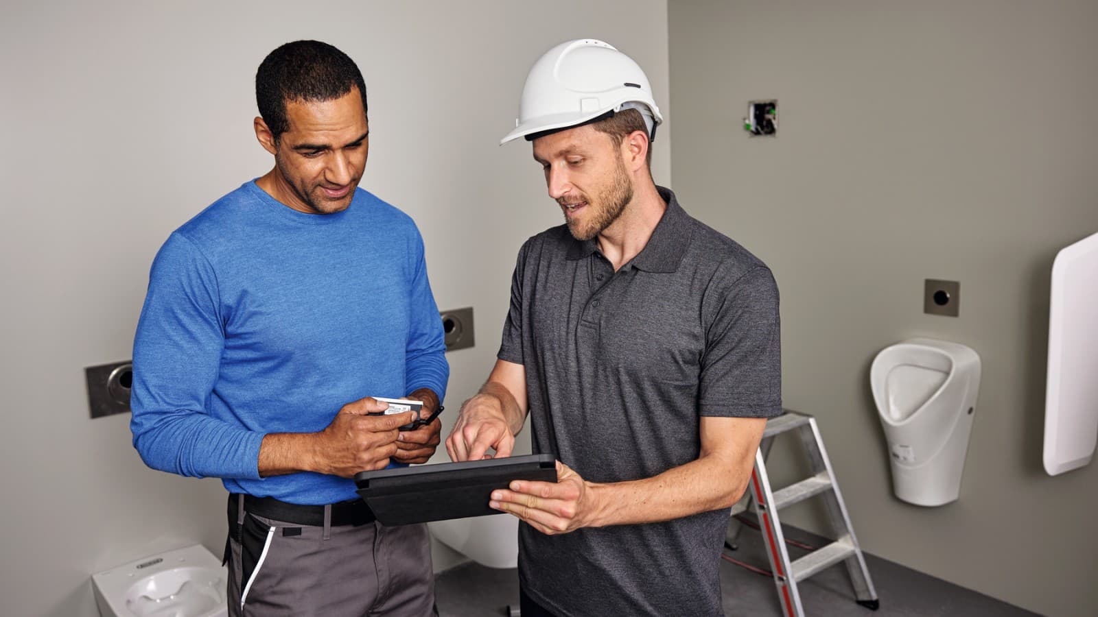 Geberit Connect maakt het mogelijk om de werking te optimaliseren dankzij de transparantie van gebruiksgegevens Geberit Connect maakt het mogelijk om de werking te optimaliseren dankzij de transparantie van gebruiksgegevens